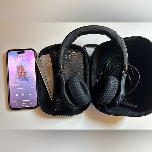 JBL Under Armour Sport Wireless On-Ear Headphone THE ROCK EDITION - Used - Picture 9 of 9